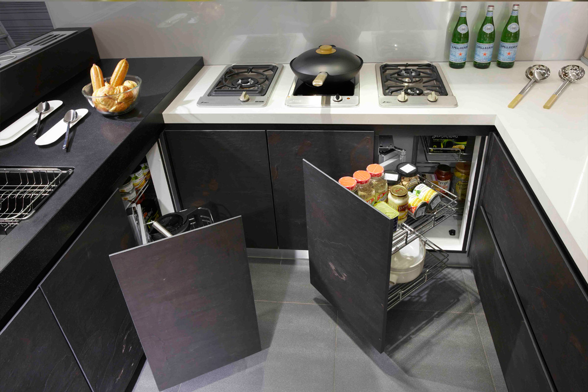 tủ bếp với nhiều ngăn chứa đồ thông minh